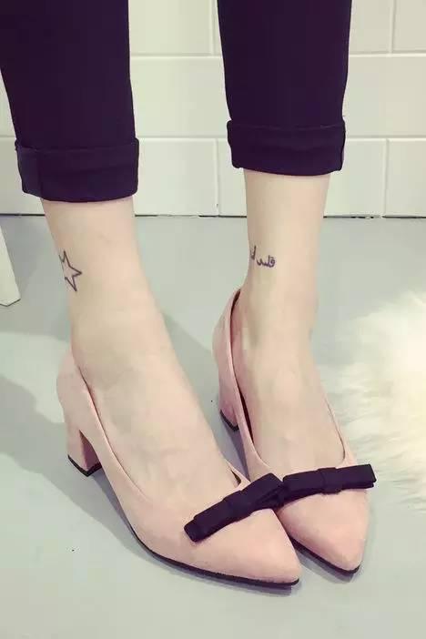 尖头细跟超高跟鞋视频,时尚与挑战的完美融合